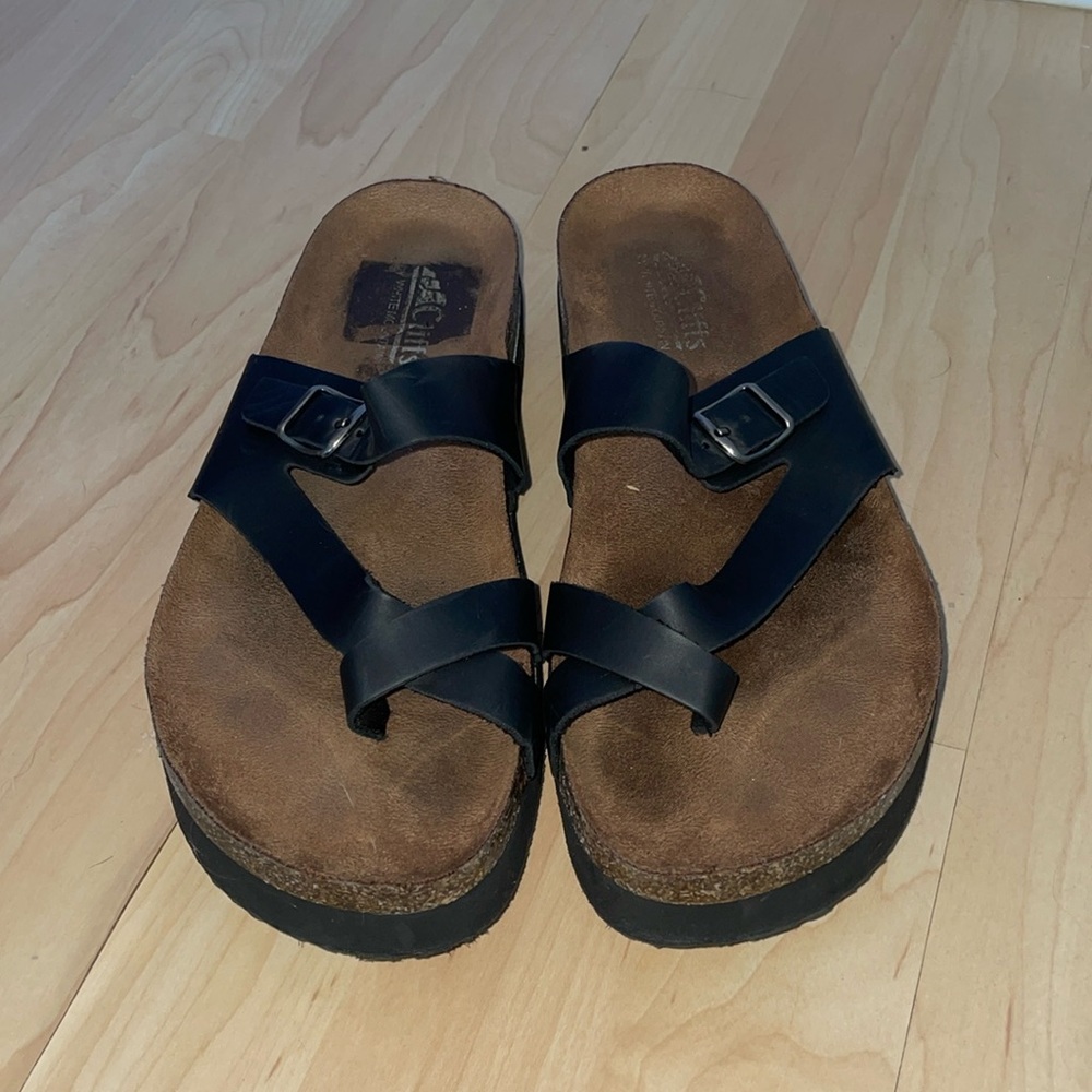 Platform sandals 🩴